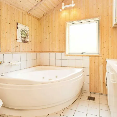 Holiday home Four-bedroom Holiday In